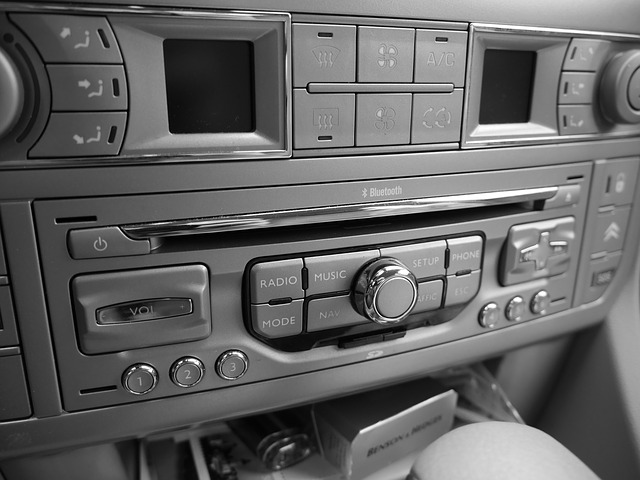 Autoradio et musique en voiture : quelle est la législation? - Wmag  Automobile